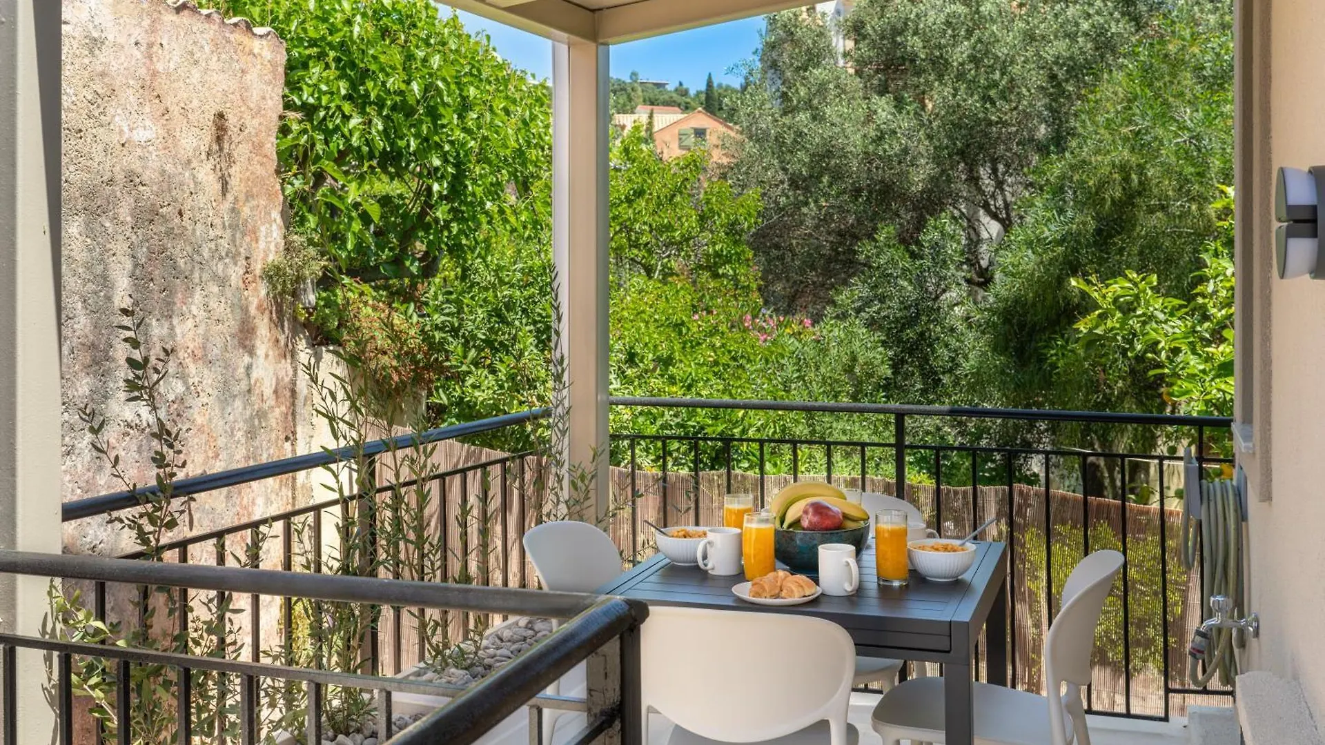 Gardenia Apartments Svoronata